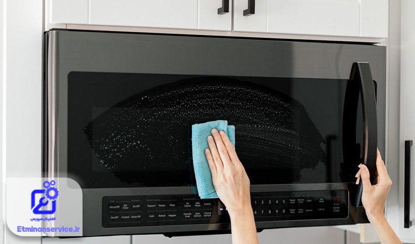 نحوه تمیز کردن قسمت های بیرونی ماکروفر ال جی