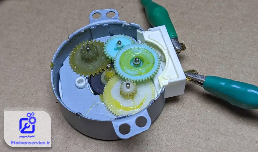 عدم چرخش سینی گردان ماکروفر به دلیل خرابی موتور گردان