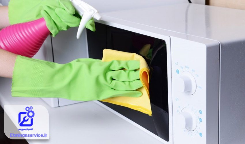 نگهداری بهتر ماکروفر فوما با تمیزکاری منظم