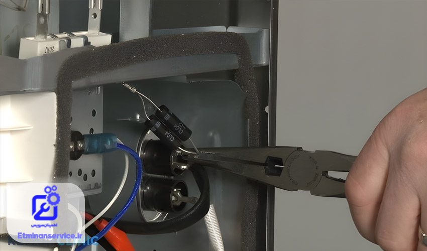 گرم نشدن غذا در مایکروویو گورنیه به دلیل خرابی دیود