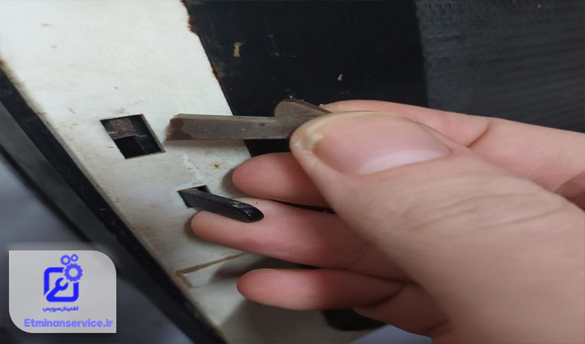 قفل درب مایکروفر توشیبا خراب است