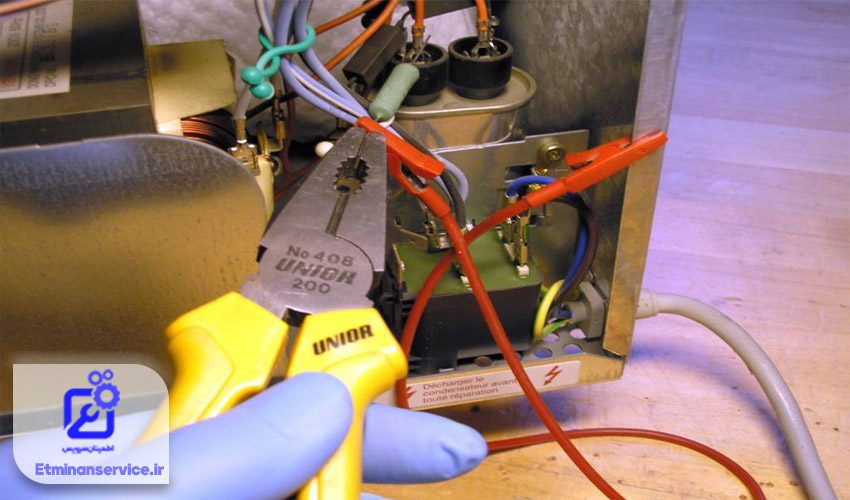 رعایت نکات ایمنی و استانداردهای حرفه‌ای