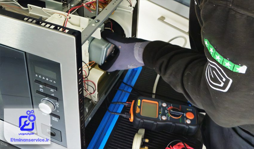 نمایش ارورهای E1، E3 یا SE به دلیل خرابی قطعات اصلی ماکروفر