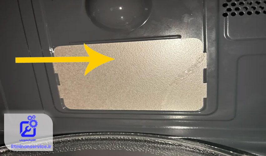 جرقه زدن داخل ماکروفر به دلیل آسیب به ورق میکا 