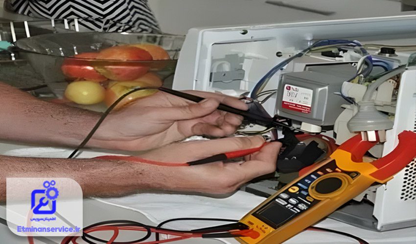 تست قطعات ماکروفر با مولتی متر برای تشخیص اینکه چرا ماکروفر غذا را گرم نمیکند